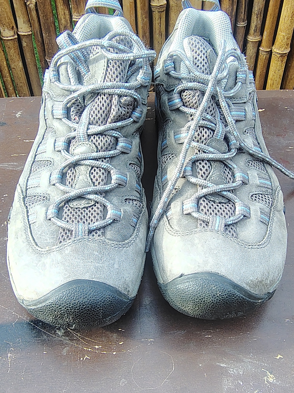 Size 11 Keen Alamosa women's hiking/Walking shoes in grey and blue.